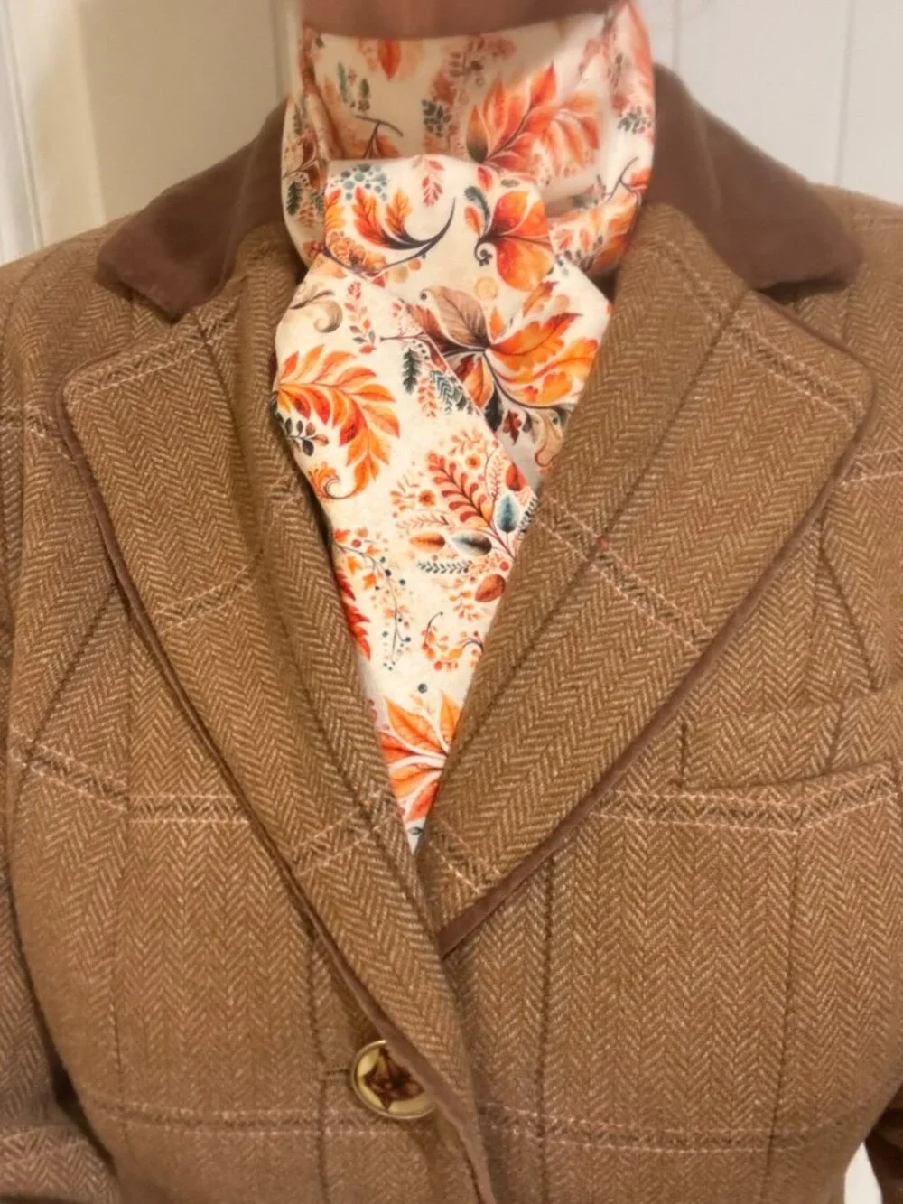 Classic Shaped Floral Paisley Equestrian Fox Hunting Stock Tie Fall Leaves